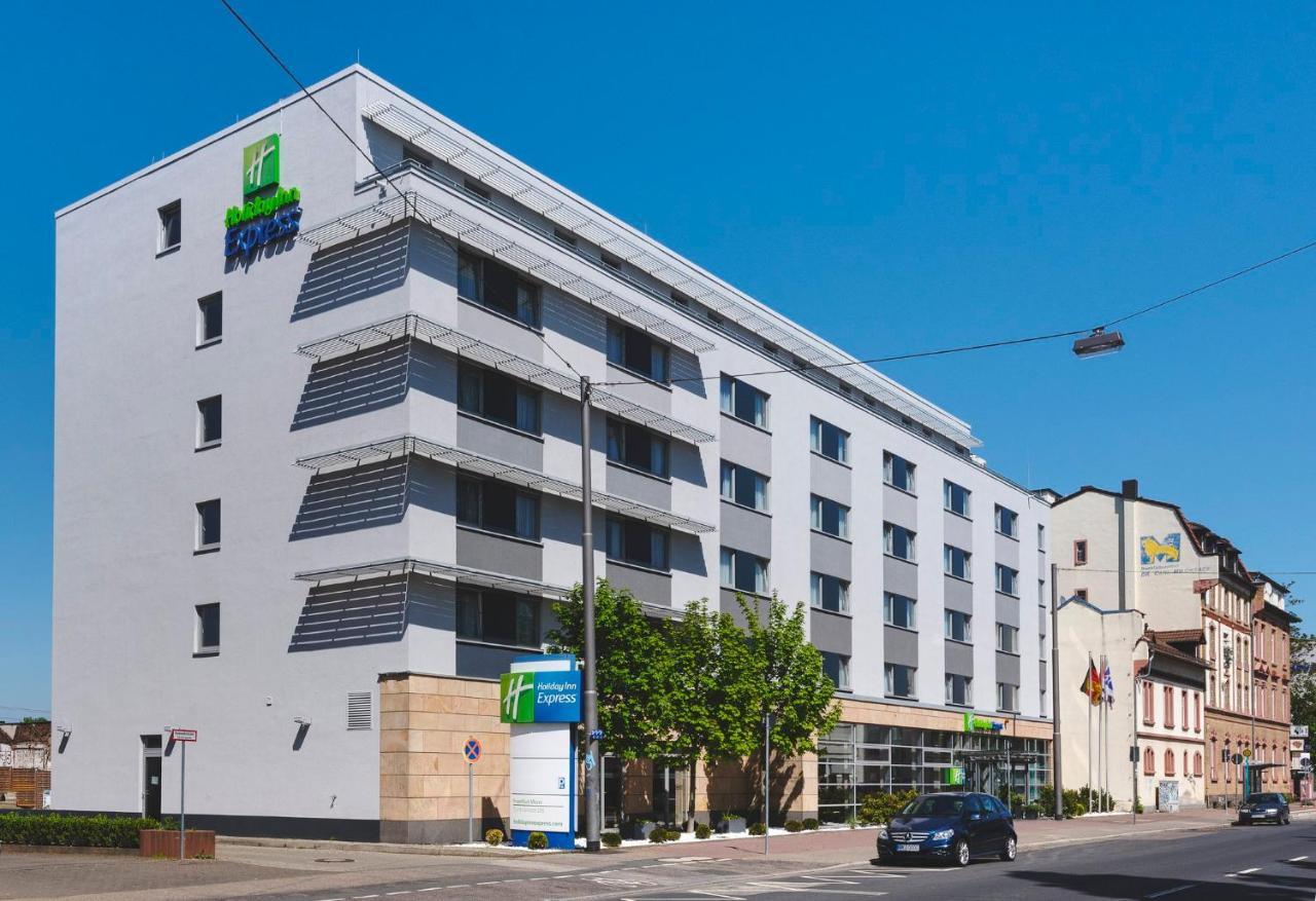 Hotel Express Frankfurt Messe By Ihg