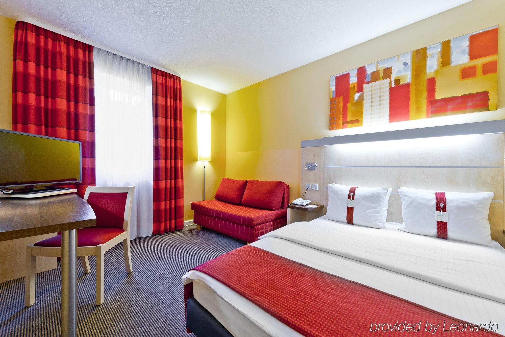 Hotel Express Frankfurt Messe By Ihg 3*