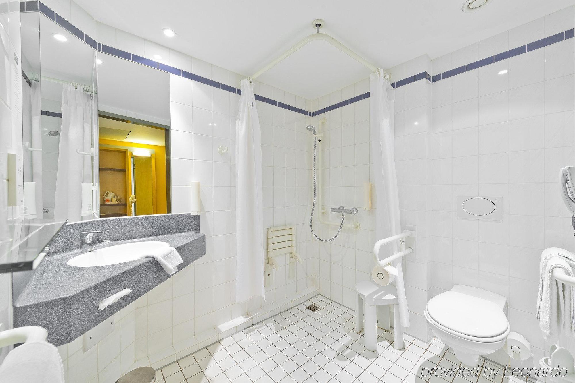 Express Frankfurt Messe By Ihg Hotel 3*