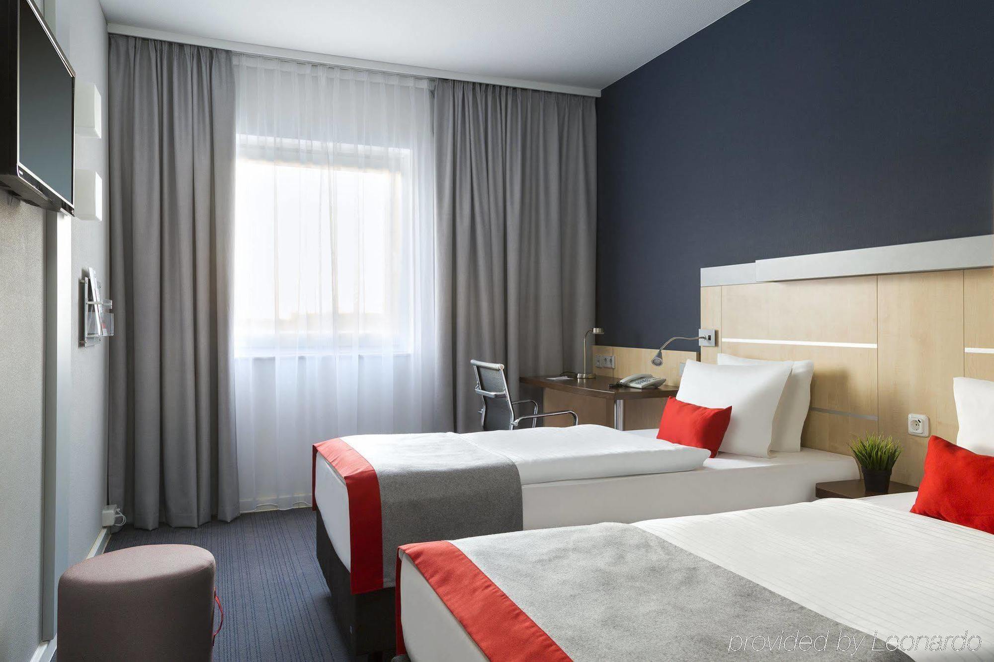 Express Frankfurt Messe By Ihg Hotel 3*