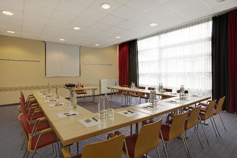 Express Frankfurt Messe By Ihg Hotel 3*